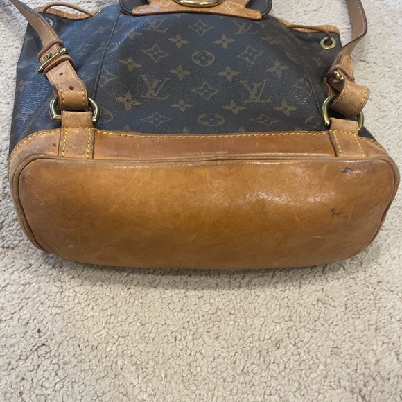 LOUIS VUITTON Montsouris Backpack - Picture 14 of 16